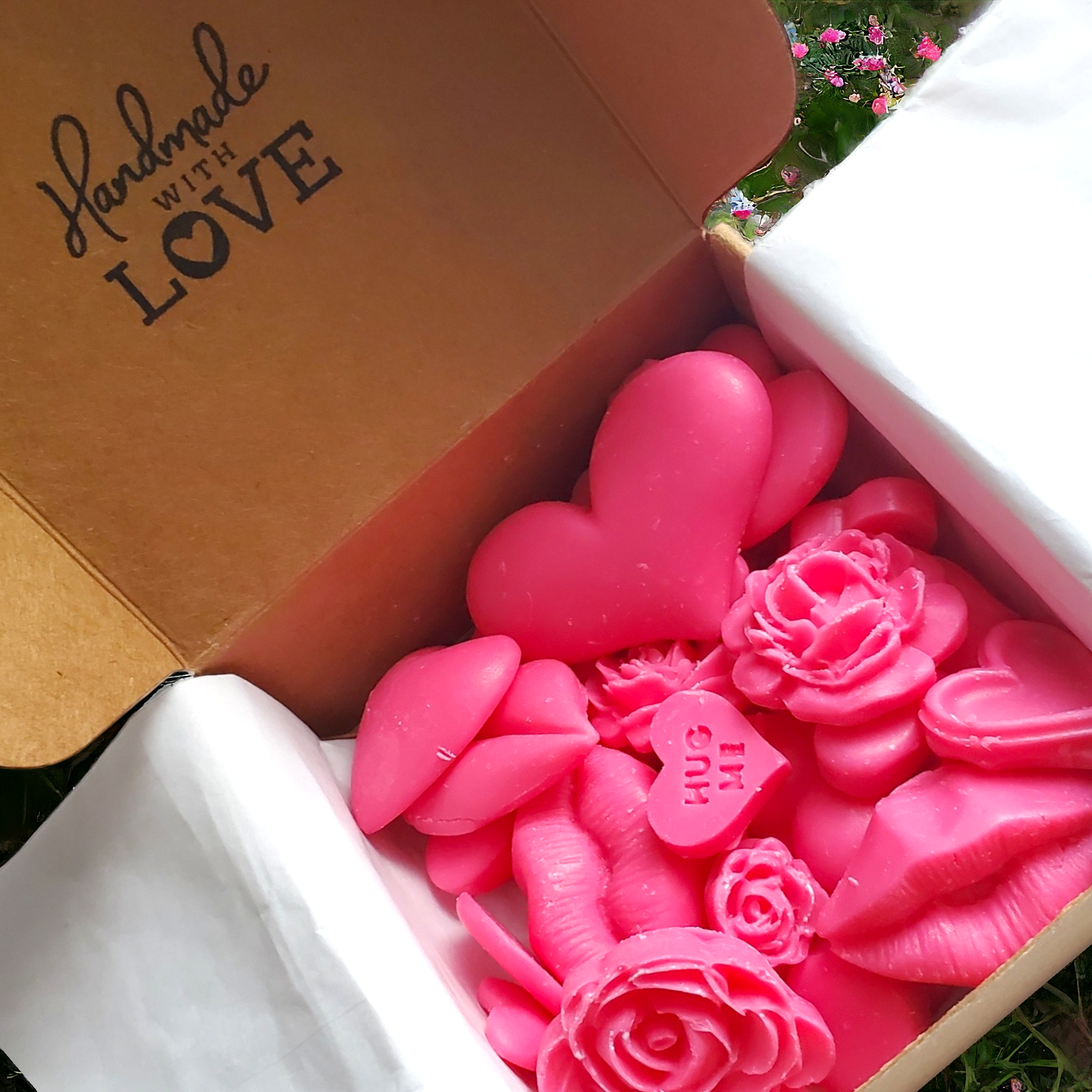 Love package soy wax melts include lips, roses, and hearts in a packaging box